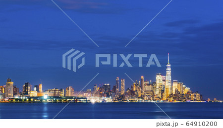 new york city skyline at night,new york,usa. new york city skyline at night,new york,usa. 64910200