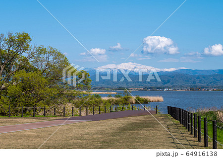 霊峰白山 加賀市 柴山潟 片山津温泉(2020年4月28日撮影) 霊峰白山 加賀市 柴山潟 片山津温泉(2020年4月28日撮影) 64916138