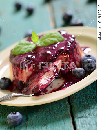 Panna cotta with blueberries 64916216