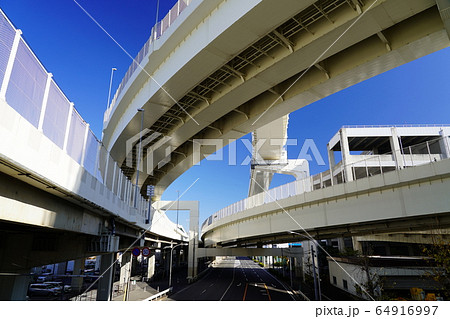 高速道路のジャンクション 64916997