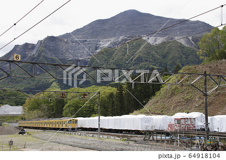 横瀬車両基地に回送された、西武国分寺線用の旧2000系 横瀬車両基地に回送された、西武国分寺線用の旧2000系 64918104