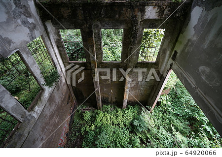 廃墟 二居変電所跡 新潟県南魚沼郡湯沢町の写真素材