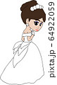 白いウエディングドレスを着て振り向く女性 64922059