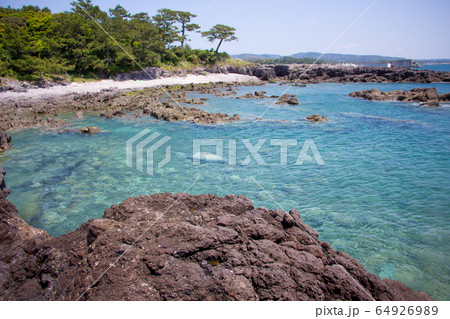 鹿児島県いちき串木野市の長崎鼻公園　透き通った海 64926989