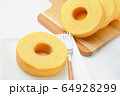 バームクーヘン 64928299