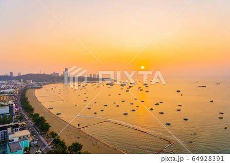 Beautiful tropical beach sea ocean bay with architecture building and ship around pattaya city Beautiful tropical beach sea ocean bay with architecture building and ship around pattaya city 64928391