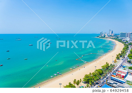 Beautiful tropical beach sea ocean bay and architecture building in Pattaya city Thailand Beautiful tropical beach sea ocean bay and architecture building in Pattaya city Thailand 64929458