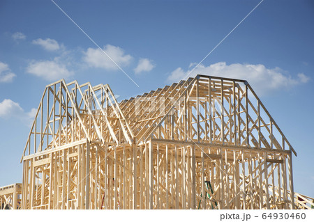 House under construction 64930460