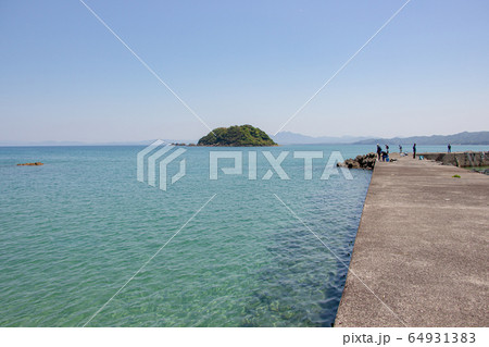 鹿児島県南さつま市笠沙町の海岸 片浦 鹿児島県南さつま市笠沙町の海岸 片浦 64931383