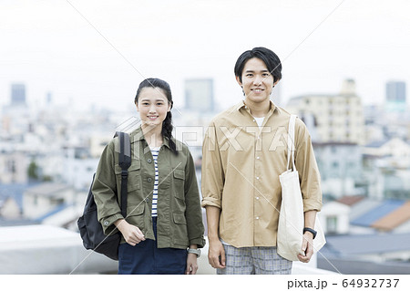 若者 学生 64932737