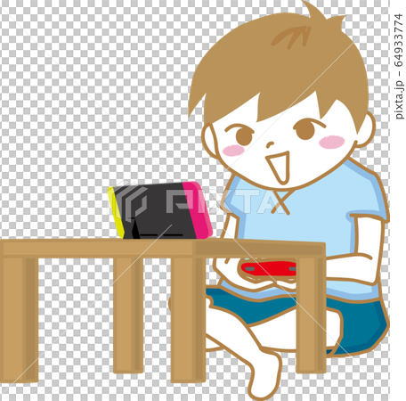 楽しそうにゲームをする子ども 楽しそうにゲームをする子ども 64933774