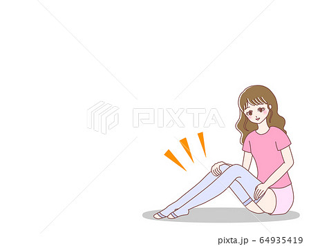 着圧ソックスを履く女性(紫) コピースペース有り 着圧ソックスを履く女性(紫) コピースペース有り 64935419