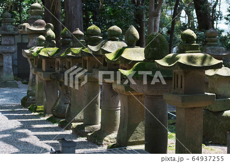 七栗神社の石灯籠 64937255