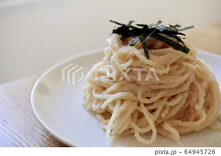 家で作ったタラコバターのスパゲティ 和風パスタ 家で作ったタラコバターのスパゲティ 和風パスタ 64945726