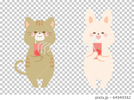 リンゴジュースを飲むうさぎと猫 64949382