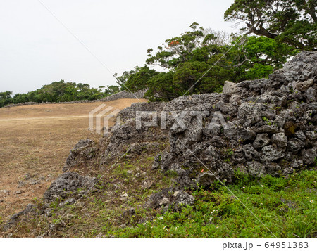 中世を偲ばせる糸数城跡　南国の楽園　沖縄 64951383