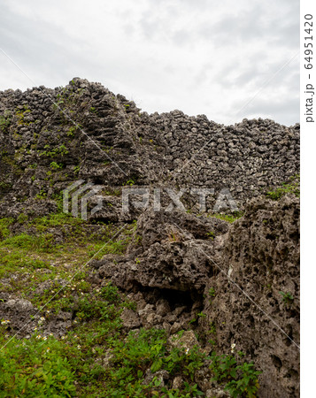 中世を偲ばせる糸数城跡 南国の楽園 沖縄 中世を偲ばせる糸数城跡 南国の楽園 沖縄 64951420