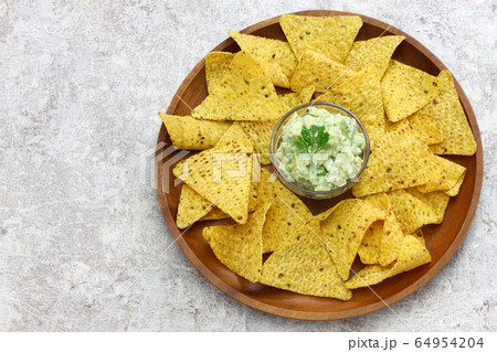 トルティーヤチップスアボカドディップ 64954204