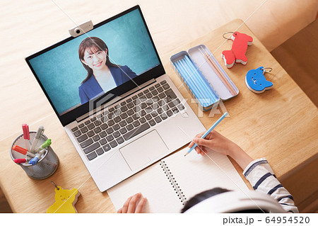 オンライン授業　オンライン教育　イメージ 64954520