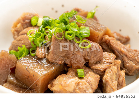 牛すじ肉煮込み(こんにゃく入り)。 64956552