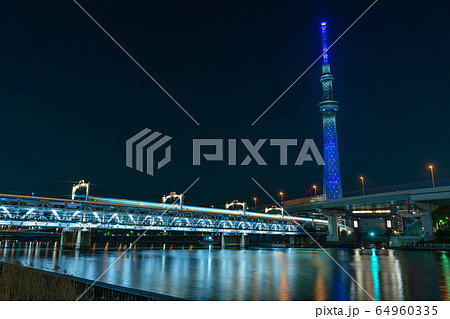 東京の都市風景 隅田川テラスからの夜景 64960335