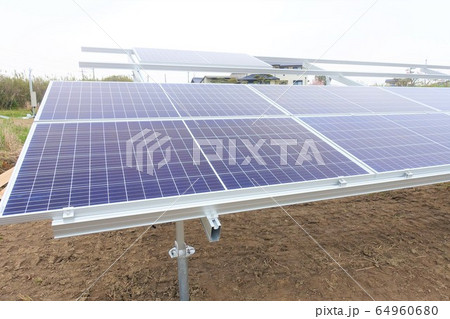太陽光発電所工事現場 64960680