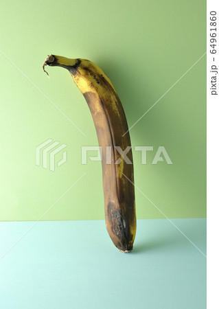 弱ったバナナ 弱ったバナナ 64961860
