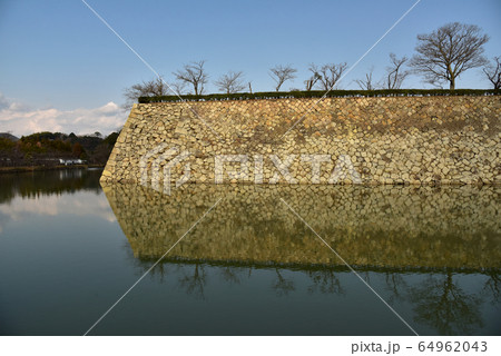 姫路城内堀 64962043