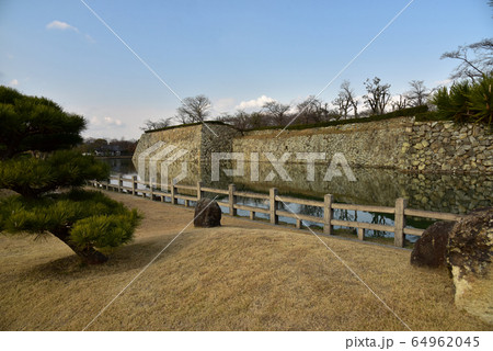 姫路城内堀 64962045