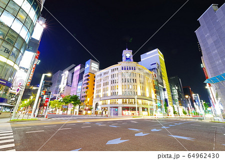 夜の銀座四丁目の風景 夜の銀座四丁目の風景 64962430