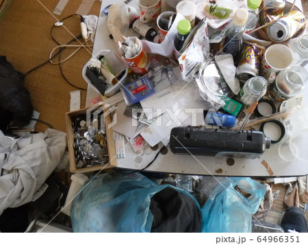 汚部屋 汚部屋 64966351