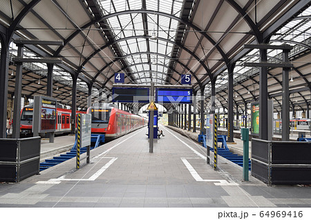 ドイツ ヴィースバーデン中央駅 ドイツ ヴィースバーデン中央駅 64969416