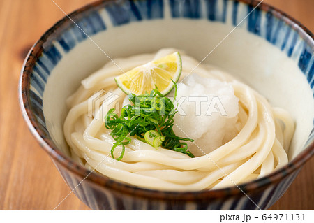 讃岐うどん 64971131