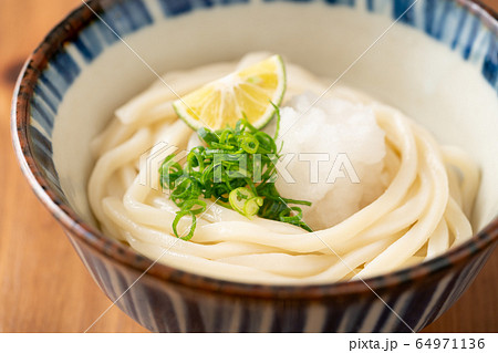 讃岐うどん 64971136