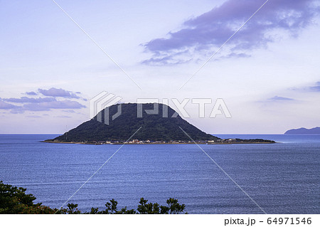 佐賀県唐津市 宝当神社で有名な島 高島 佐賀県唐津市 宝当神社で有名な島 高島 64971546