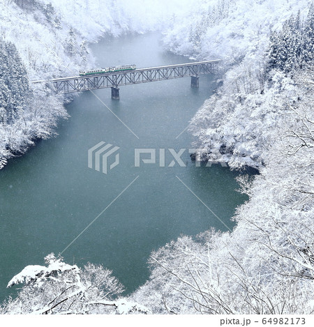 雪景色の只見線 雪景色の只見線 64982173