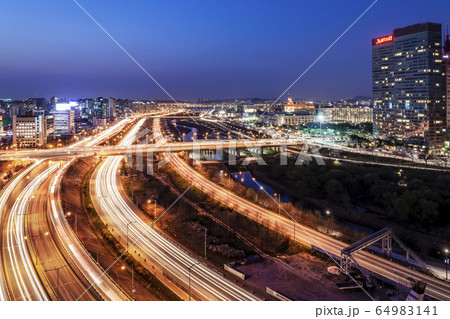 夜景 夜 都市 64983141