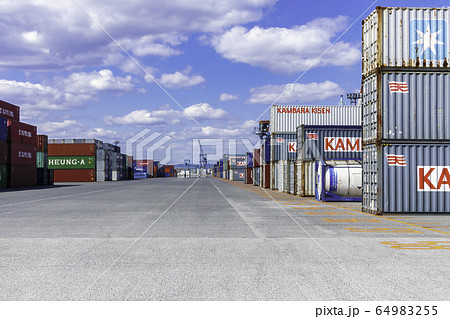 水島港国際コンテナターミナル　コンテナ　岡山県倉敷市 64983255