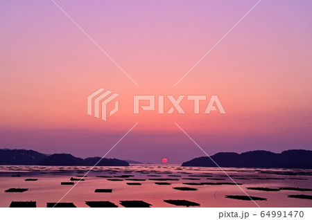 虫明追門の朝 64991470