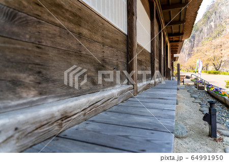 古民家と材木岩　宮城県白石市 64991950