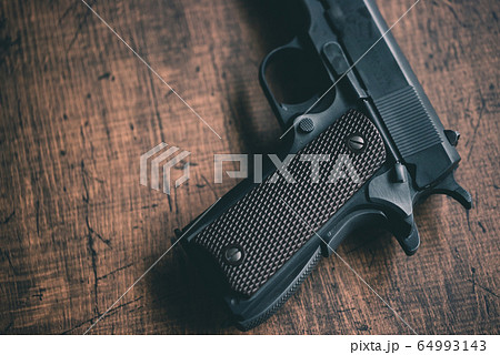 ハンドガン 64993143