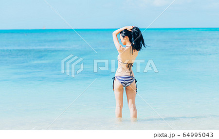 水着の若い女性の写真素材