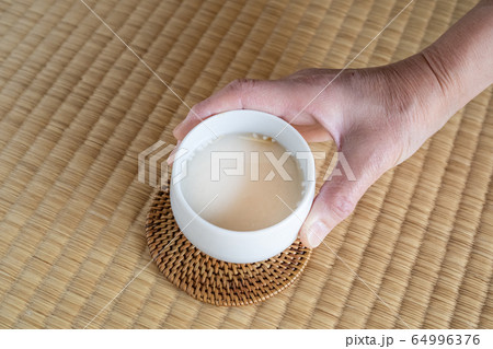 甘酒 delicious sweet alcoholic drink japan 甘酒 delicious sweet alcoholic drink japan 64996376