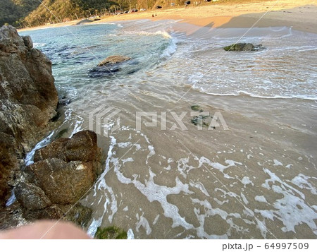 海岸 64997509