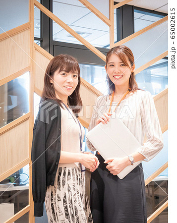 女性のビジネスパーソン 65002615