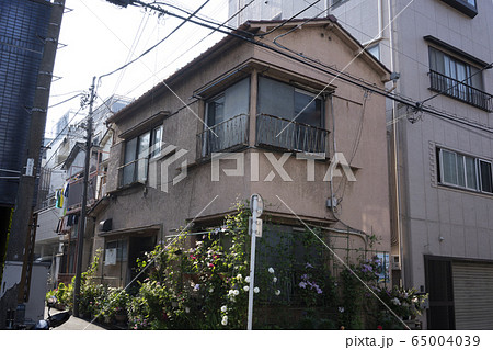 日本の古い住宅家屋、商店、居酒屋、和風 日本の古い住宅家屋、商店、居酒屋、和風 65004039