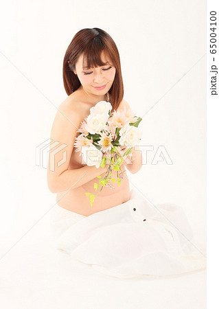 妊娠9ヶ月の妊婦さん 妊娠9ヶ月の妊婦さん 65004100