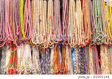 Indian small colorful beads necklace in local market 65005148