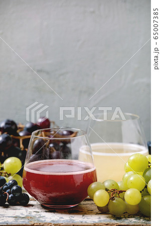 New red and white wine Federweisser 65007385