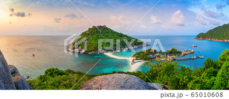 Panorama of viewpoint on Koh Nangyuan island at sunset, Surat Thani in Thailand 65010608